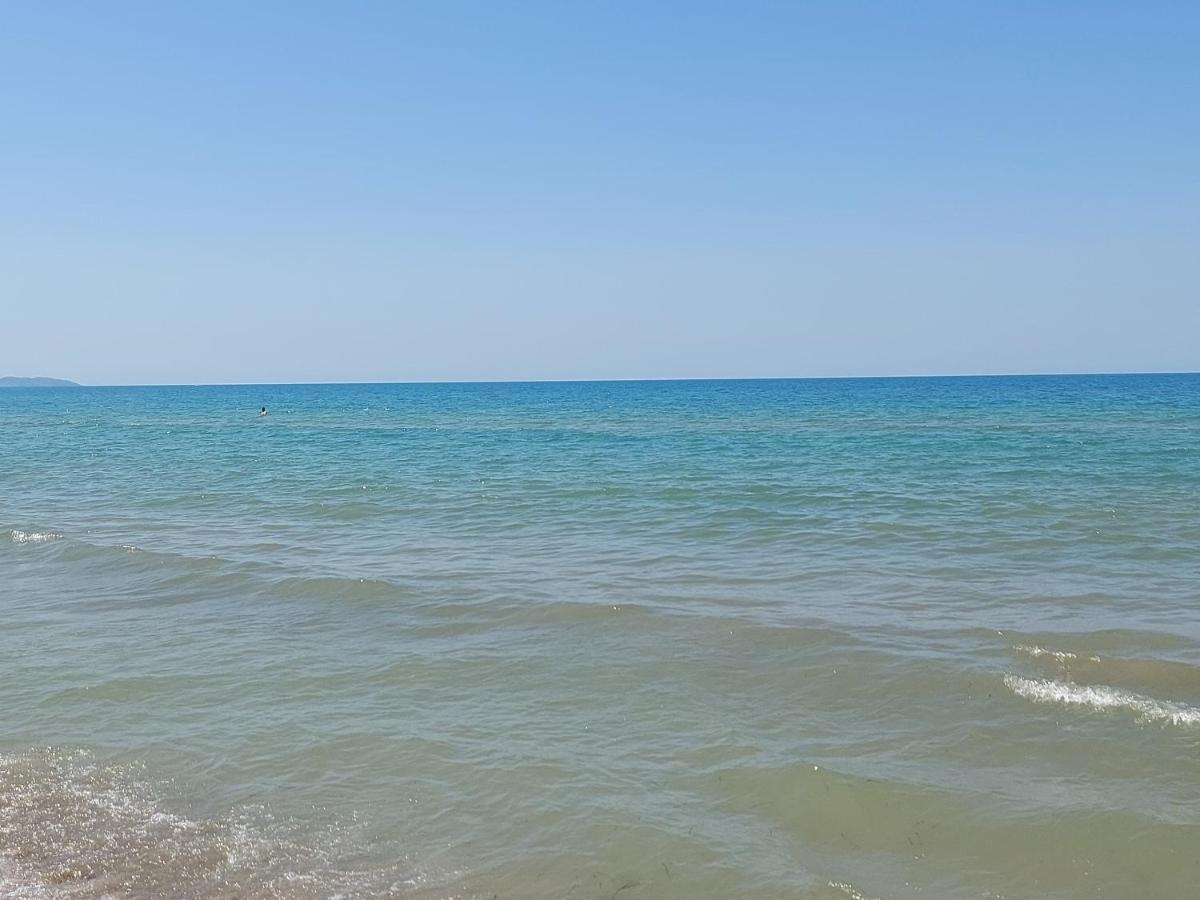 Golden Beach Apartments Durres Exterior photo